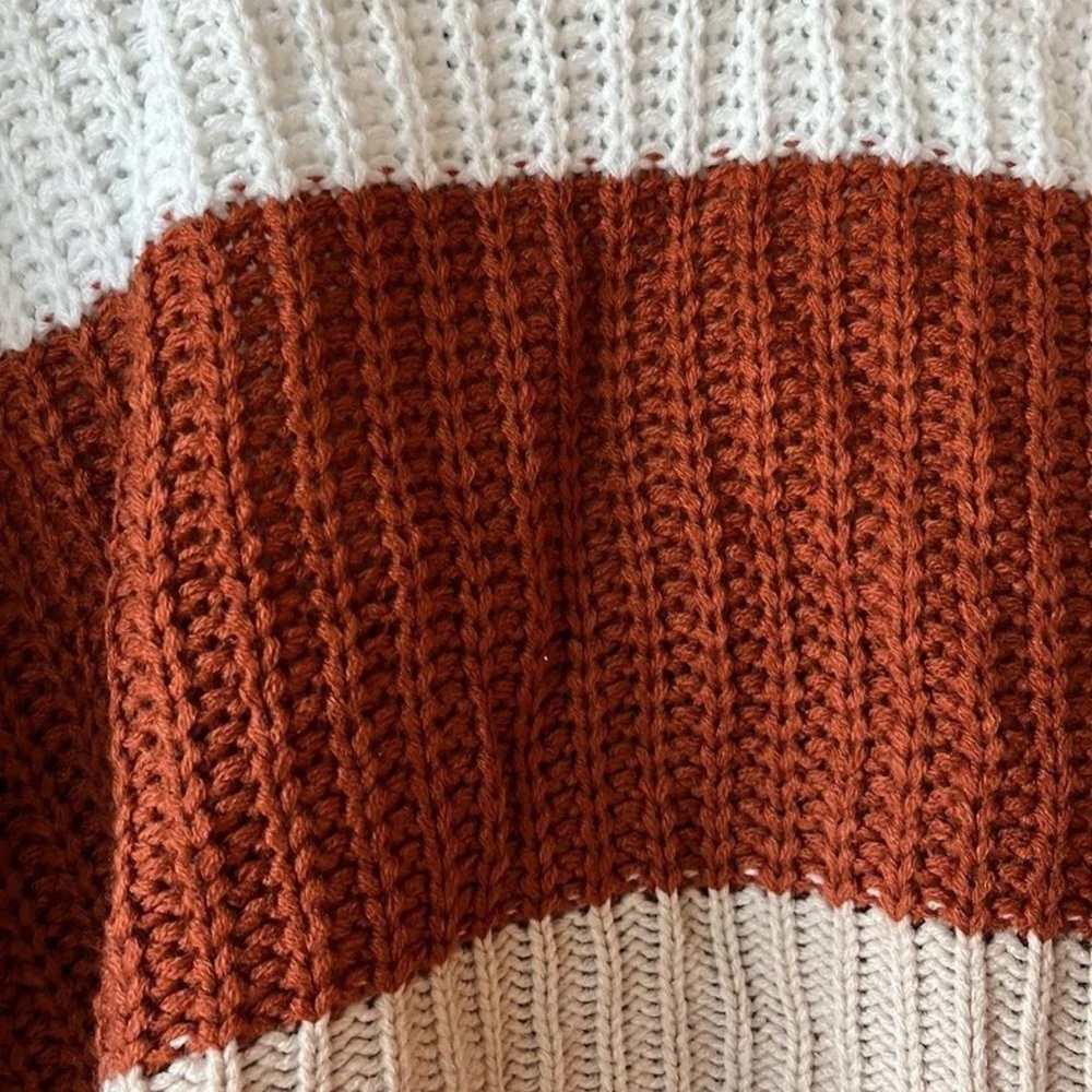Multicolored fall sweater with frayed ends in a S/M - Picture 4 of 6